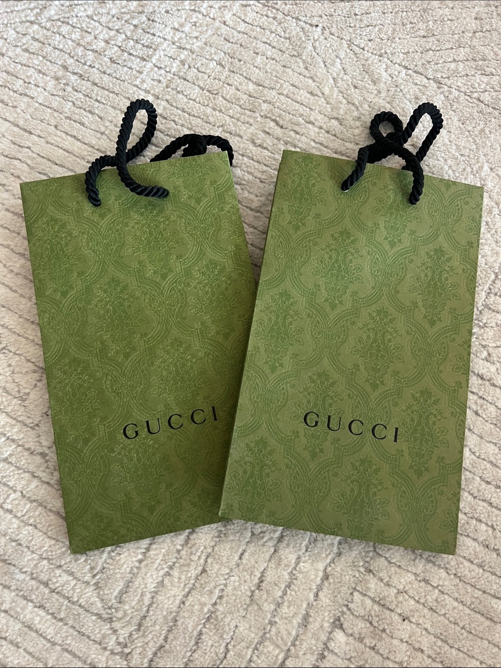 Gucci Green Patterned Paper Shopping Bags with Black Rope Handles z2